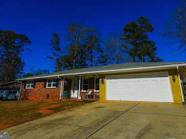 2671 Kings Cir, Lawrenceville, GA 30044