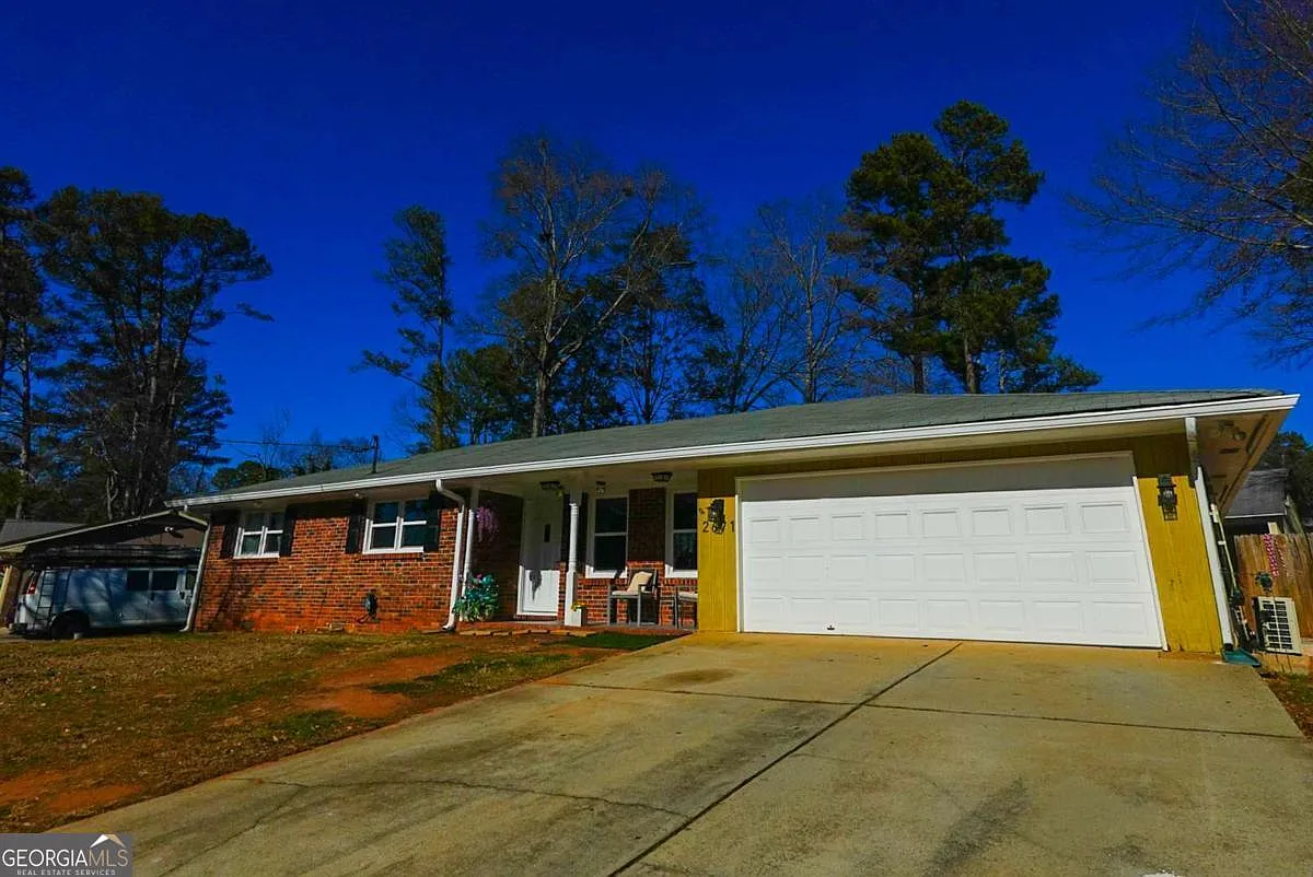2671 Kings Cir photo 1
