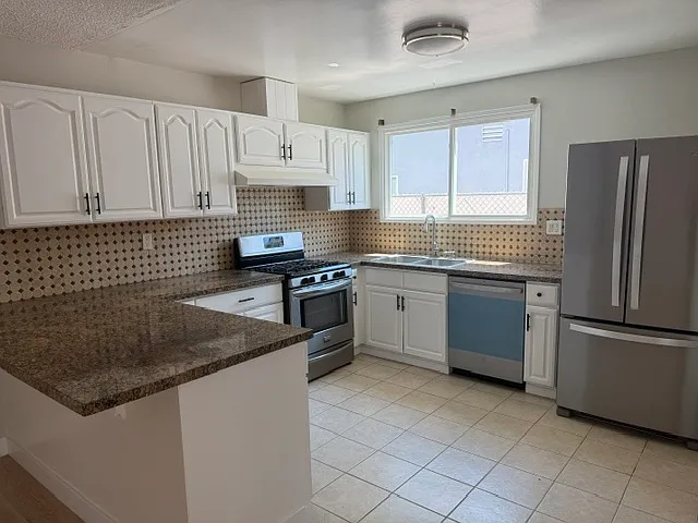 4 bed, 1570 sqft, $4,250 — Photo 4