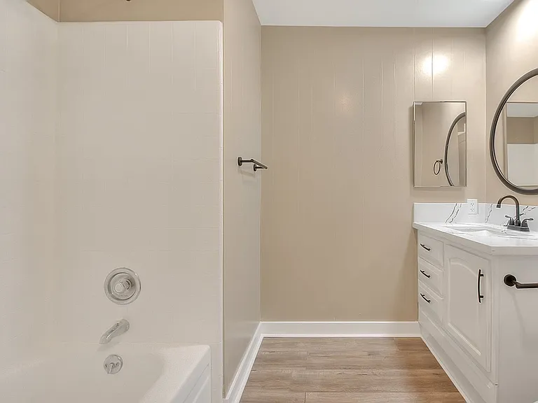 340 W Caroline Ct — Photo 23