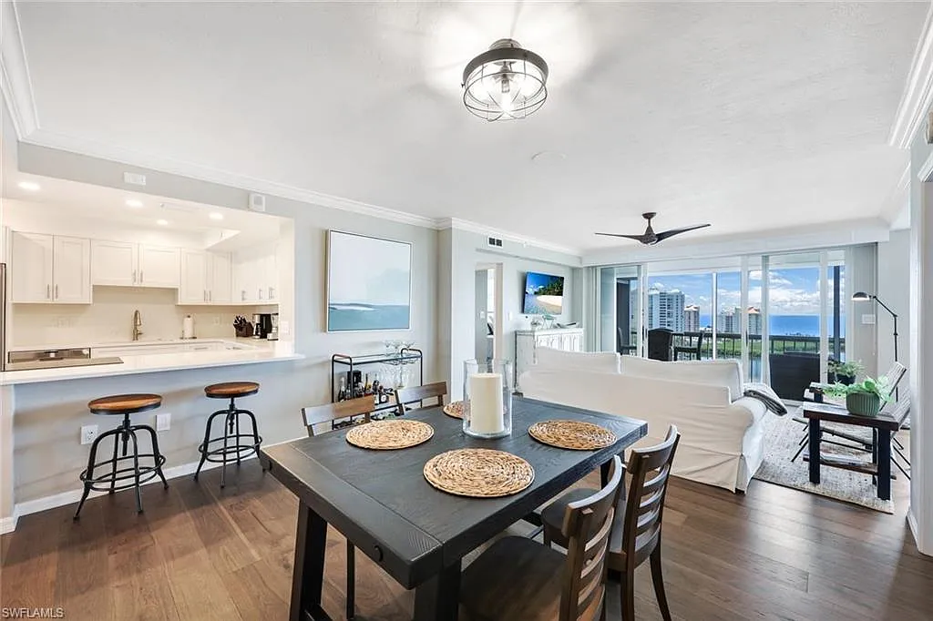 2 bed, 2.0 bath, 1274 sqft, $14,500 — Photo 4