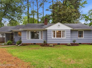 1010 Cedar Hill Dr, Jackson, MS 39206