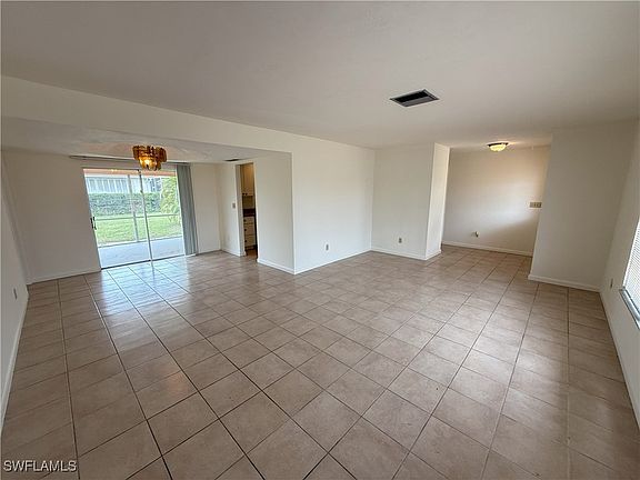 4th image of 1020 SE 21st St