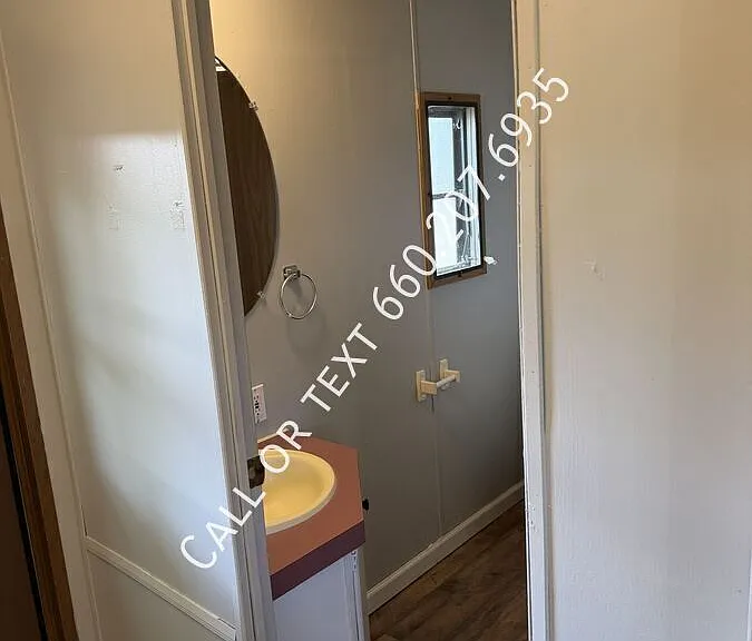913 N Taylorville Blvd #33 — Photo 4
