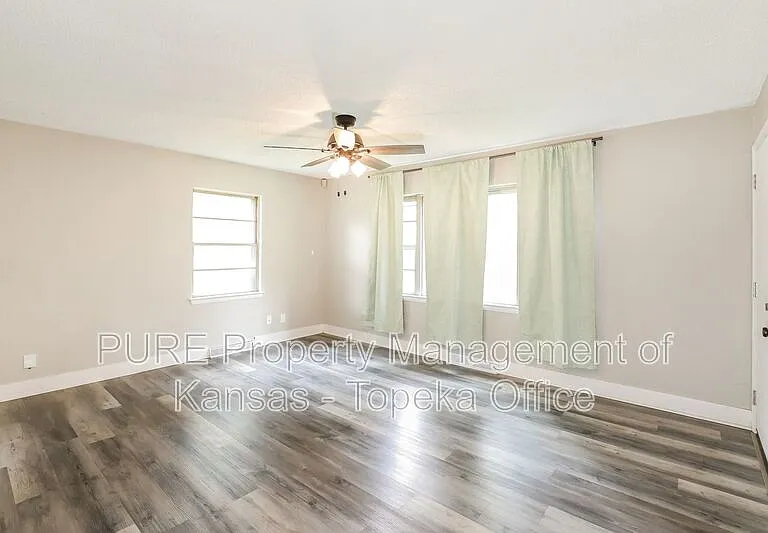 2416 SW 25th Dr — Photo 8