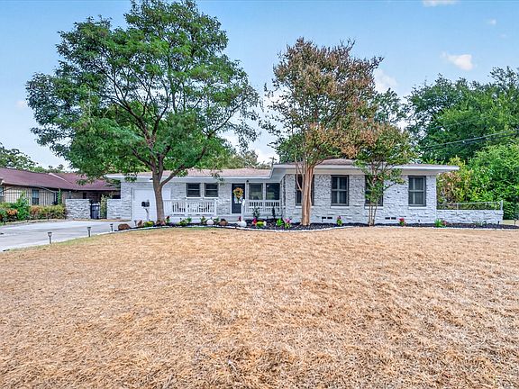 2nd image of 9823 Limerick Dr