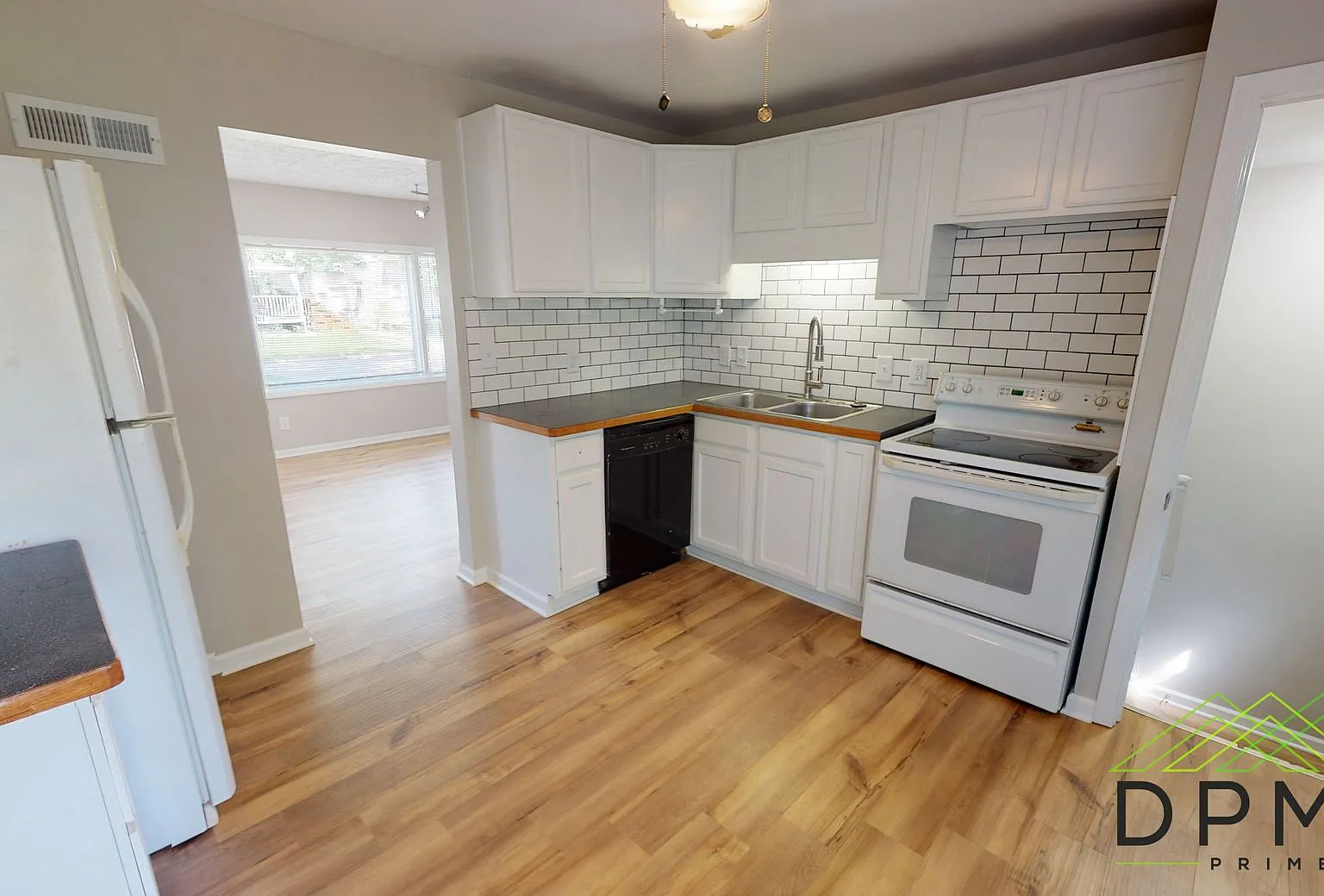 211 S. Clemens Ave. Lansing, MI 48912 — Photo 2