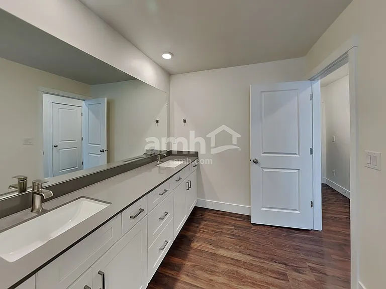 715 S Rocker Ave — Photo 11