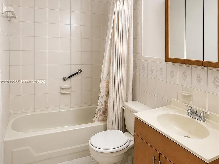 1005 SW 30th St #1007 — Photo 8