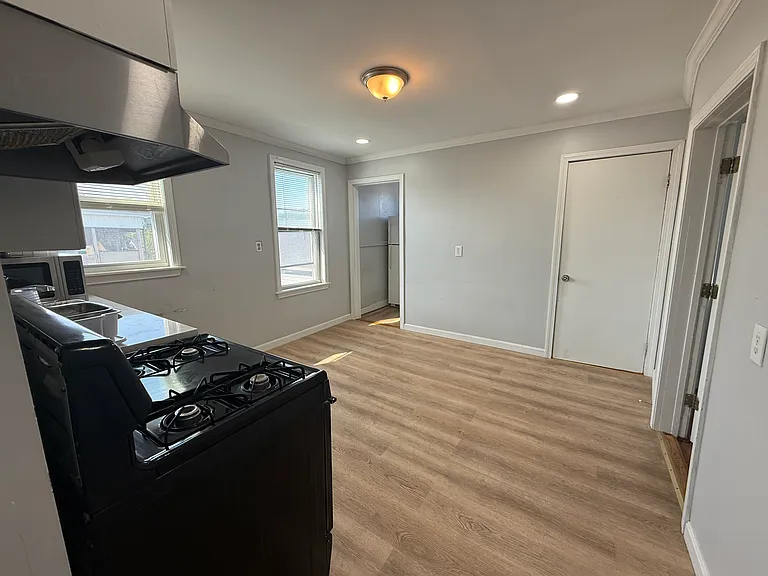 68-70 Wyeth St #3 — Photo 5