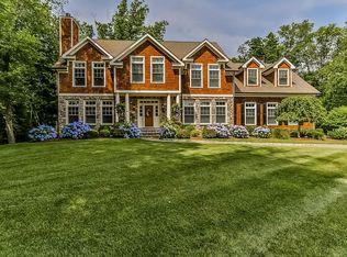 36 Sunset Ct, Stamford, CT 06903