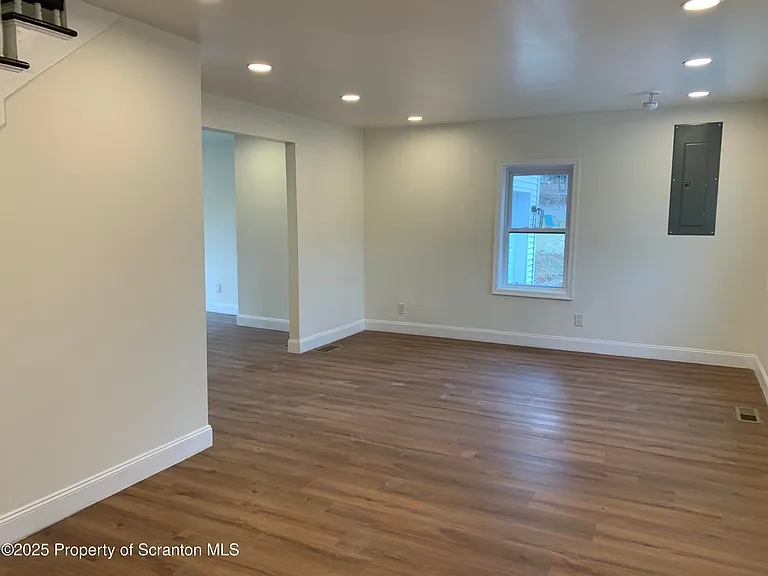 318 Simrell Rd — Photo 12