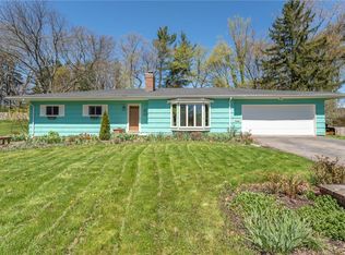 5 Courtenay Cir, Pittsford, NY 14534