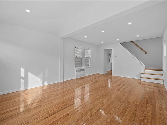 4th image of 1799 E 51st St