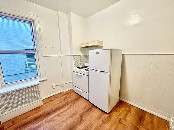 5th image of 3259 34th St #2