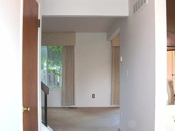 4th image of 3423 Burbank Dr