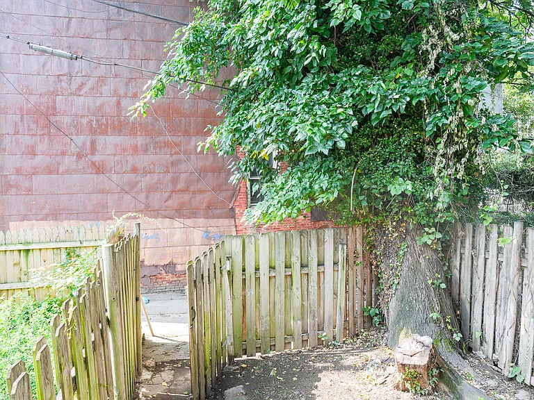 Mosher St — Photo 16