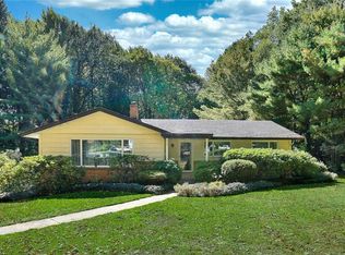 34520 Maple Dr, Solon, OH 44139