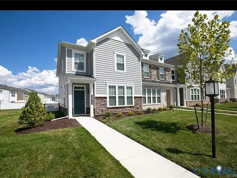 3011 Farmstead Mill Dr — Photo 4