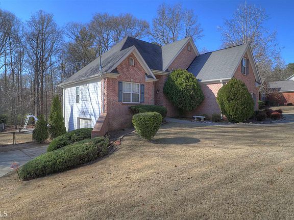 2nd image of 2911 Bridle Creek Dr SW