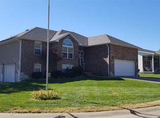 3670 Flat Creek Dr, Sedalia, MO 65301