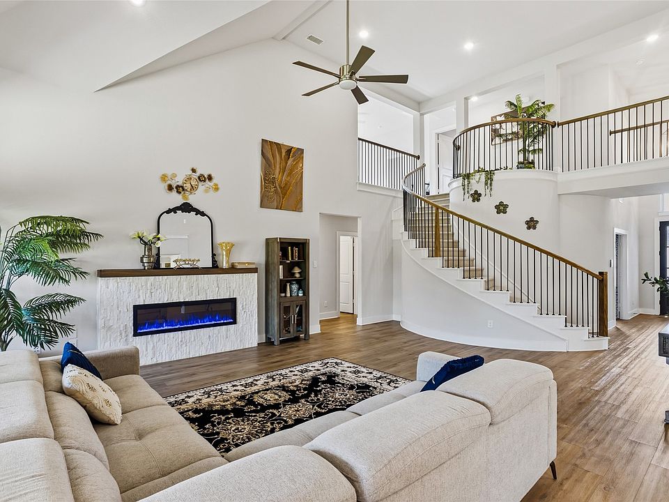 1st image of 1212 Sapphire Dr