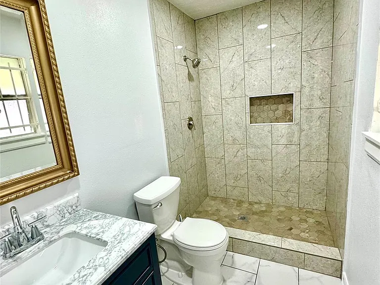 3418 Abinger Ln — Photo 8
