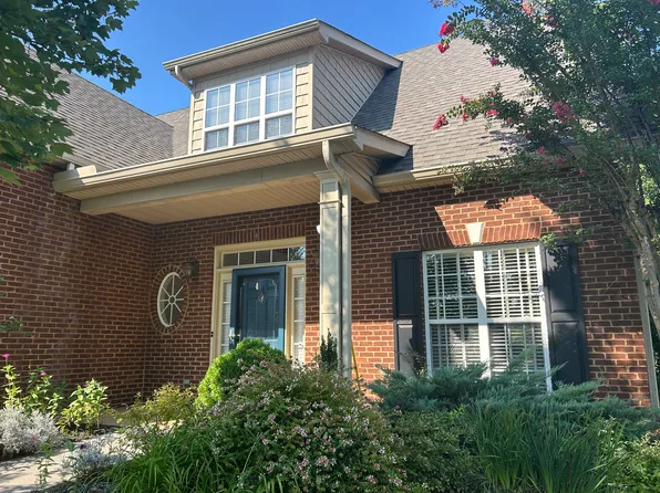 2807 Oakleigh Township Dr, Knoxville, TN 37921