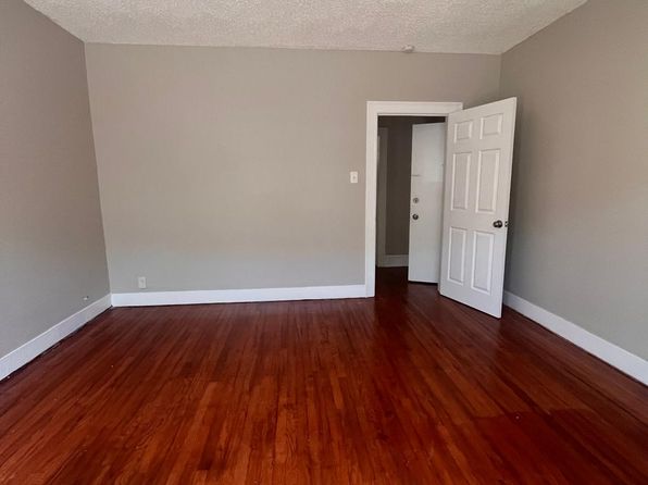 26 Dorothy St #1