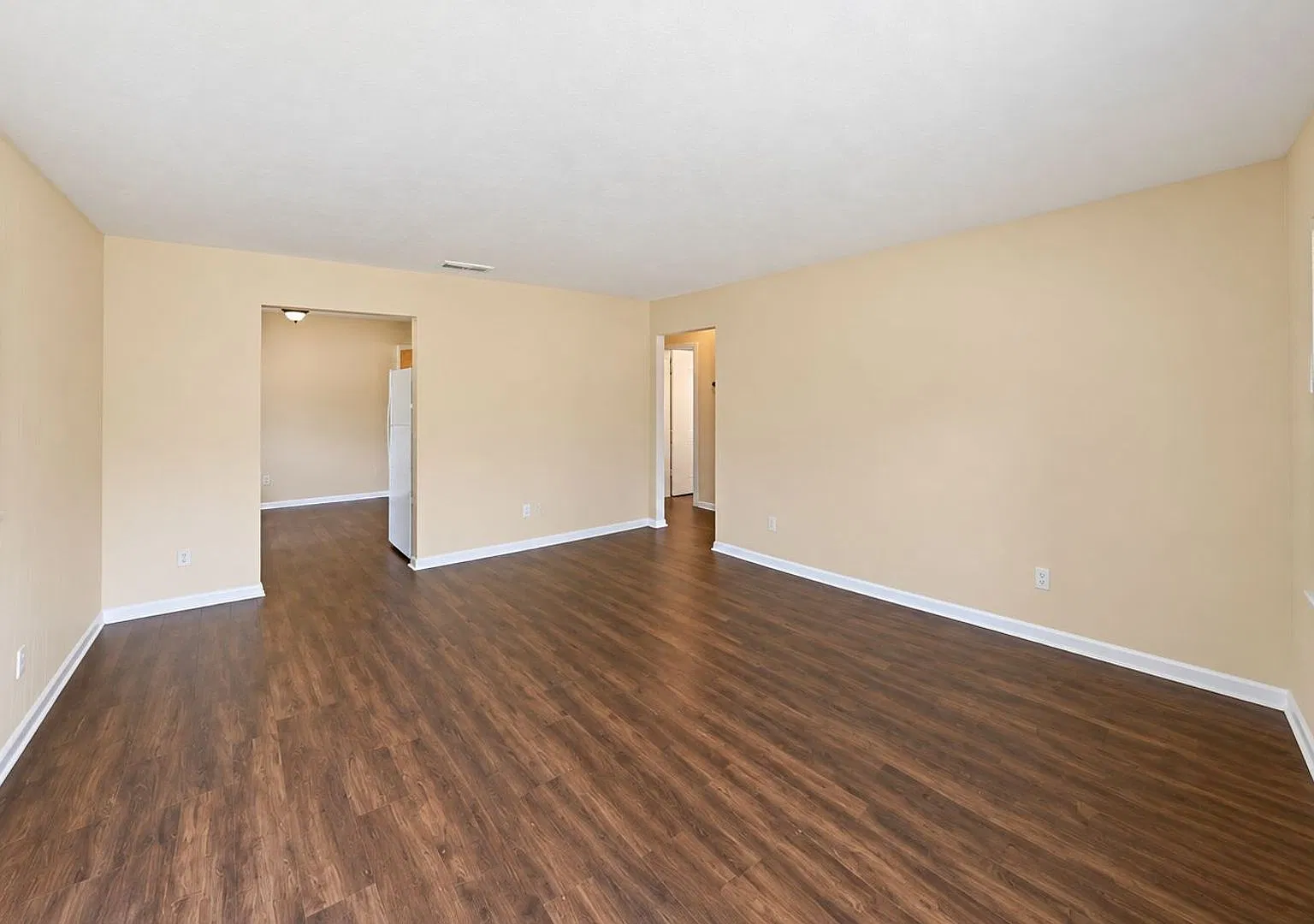 E Seneca Ave 1017 - TA10 — Photo 2