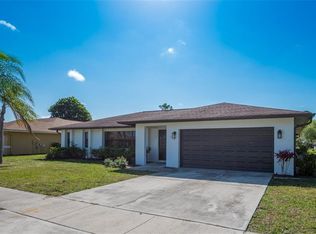 1082 Grove Dr, Naples, FL 34120