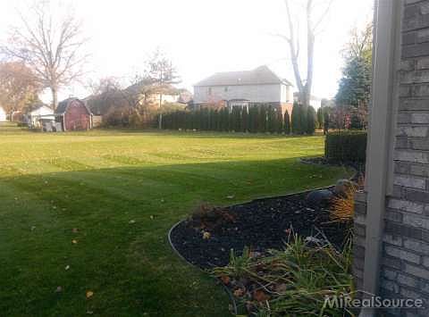 2nd image of 48918 Chestnut Dr