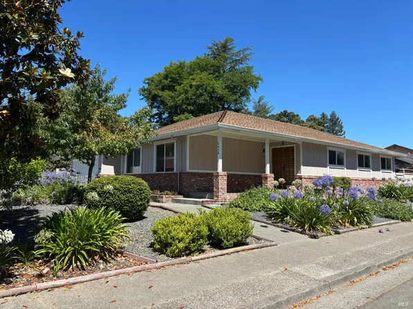2429 Woodstock Court, Santa Rosa, CA 95409