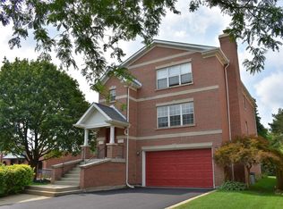 1223 E Davis St APT B, Arlington Heights, IL 60005