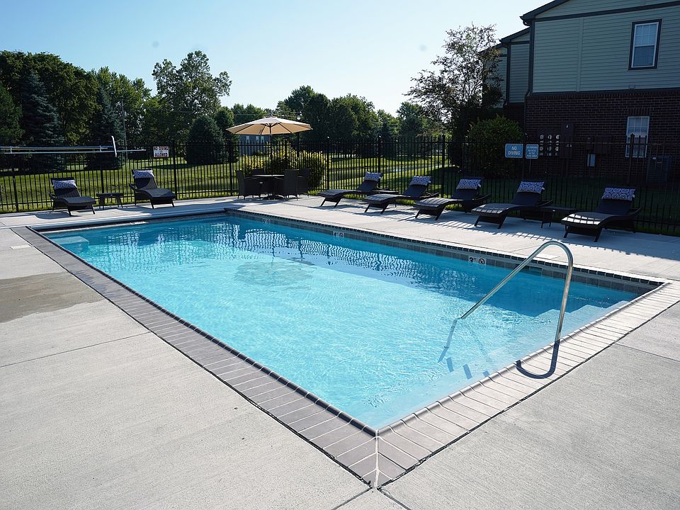 Take in the full view of our refreshed pool, beautifully renovated in summer 2024 to elevate your everyday escape.