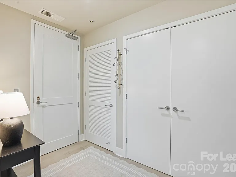 1133 Metropolitan Ave — Photo 24