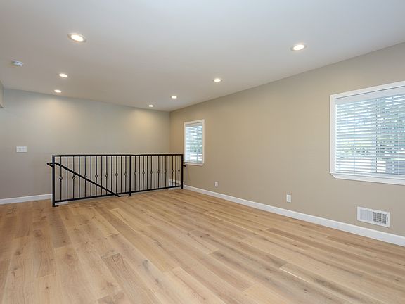 2nd image of 565 Chestnut Ave