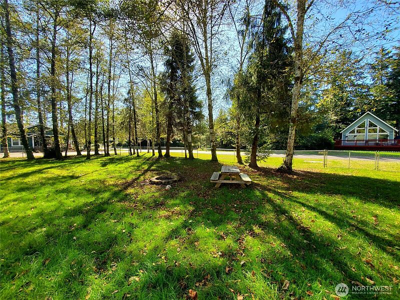 5th image of 999 Gunderson Avenue SE