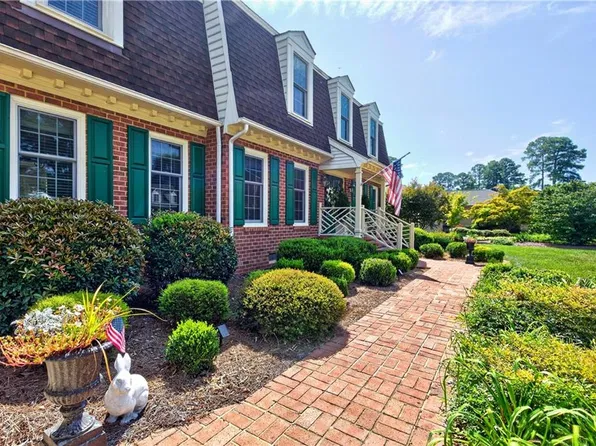 1209 Mount Pleasant Dr, Suffolk, VA 23434