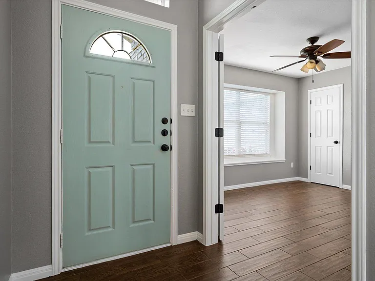 403 Thunderstorm Ave — Photo 4