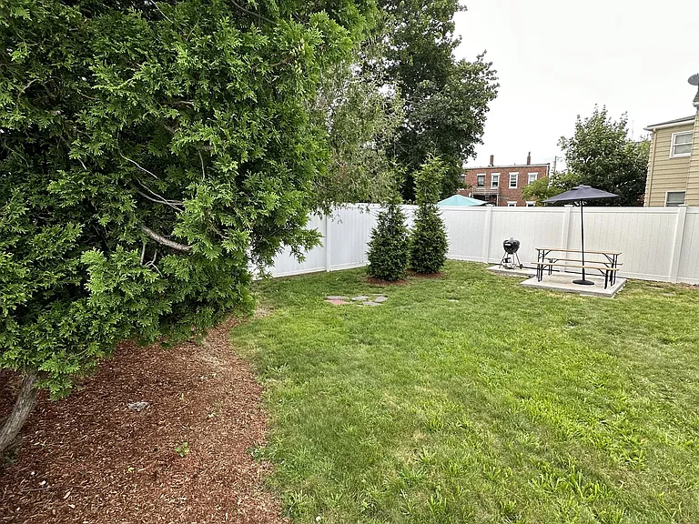 58-60 Waverly St #1 — Photo 11