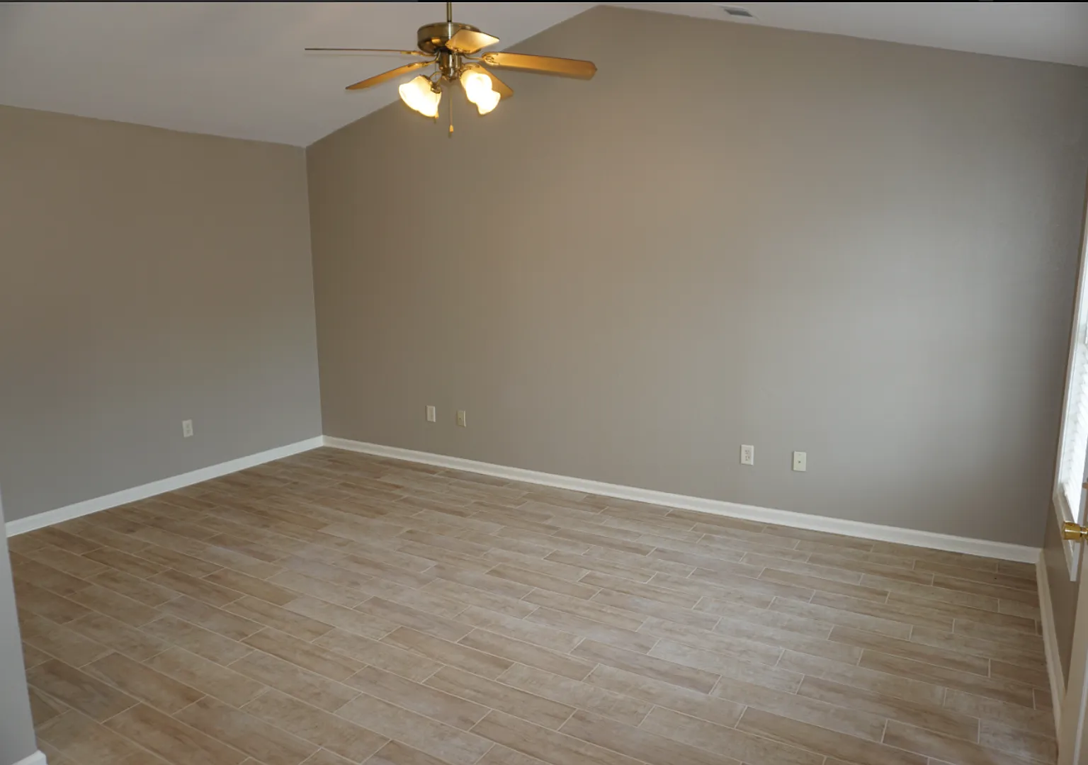 1600 Latourette Drive — Photo 3