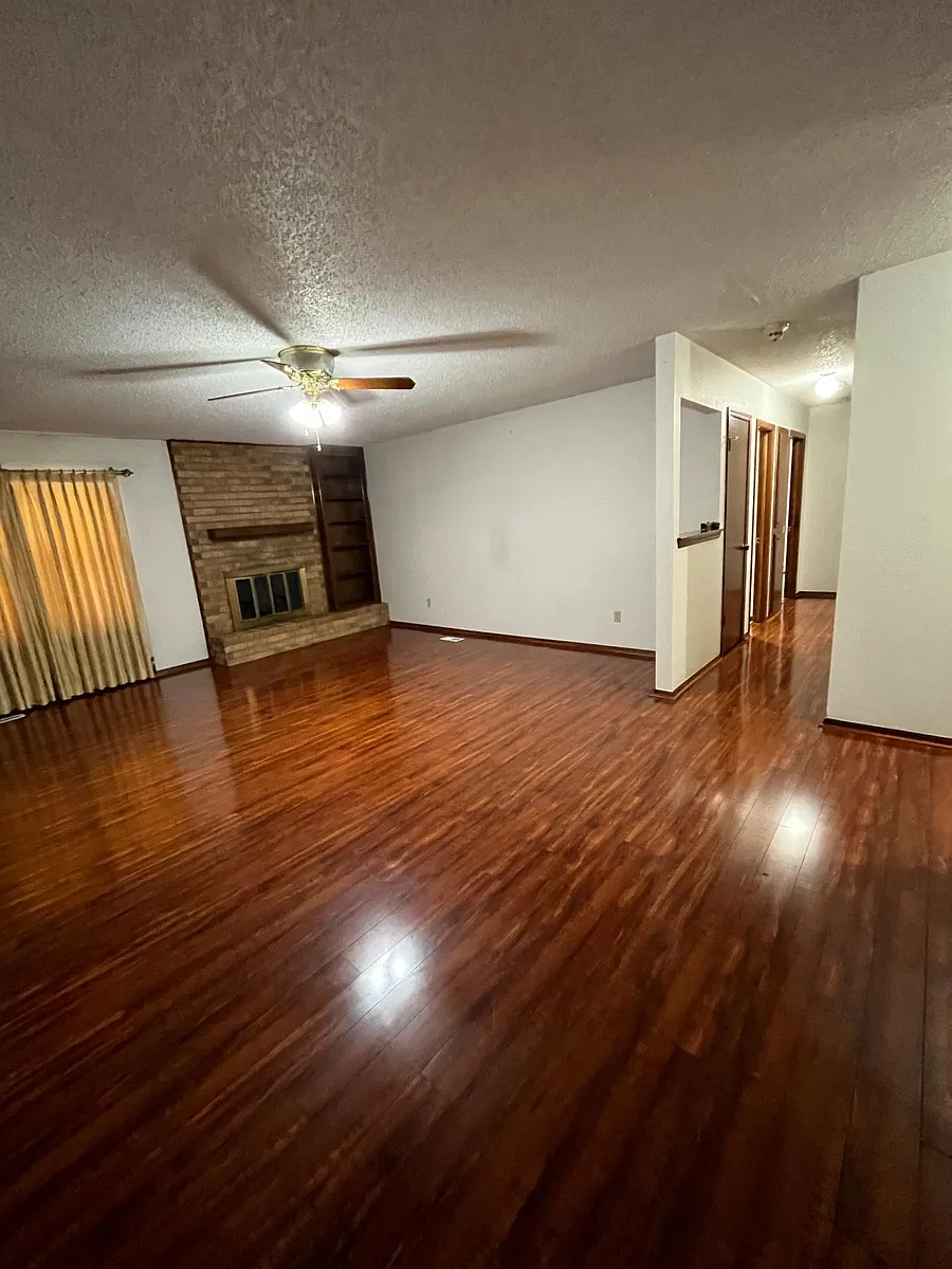 Building Photo - 3813 SE 45th St