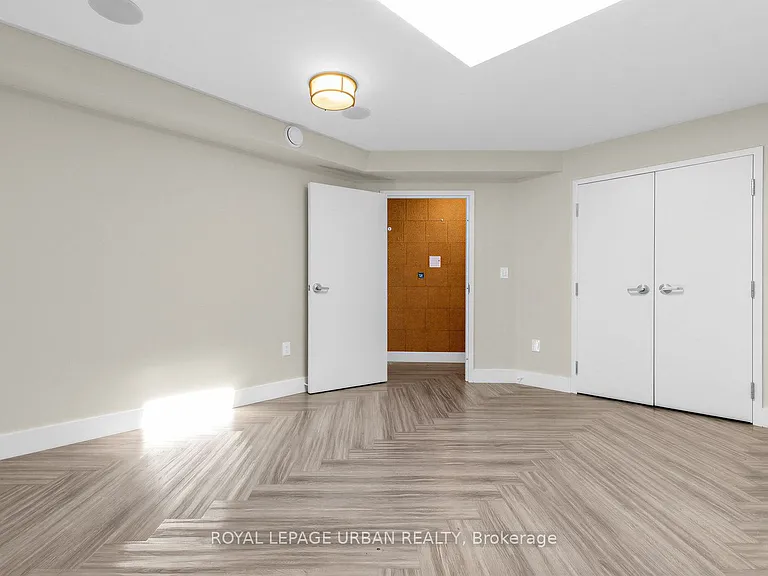 901 Pape Ave — Photo 15