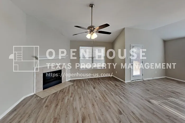 4 bed, 2.0 bath, 1911 sqft, $2,390 — Photo 4