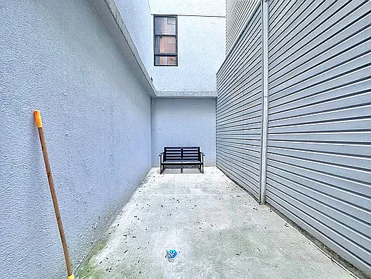 Rented by Friedman Mayer, LREB | media 5