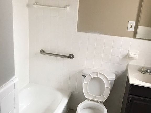 5th image of 4920 Jamieson Ave APT 2D