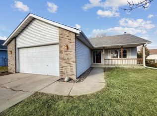 2581 Brittany Ln, Woodbury, MN 55125