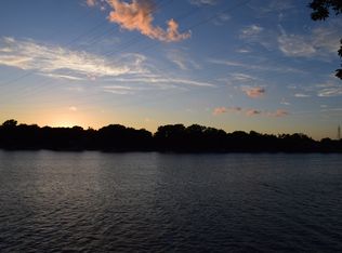 1750 Lakeshore Dr, Menasha, WI 54952