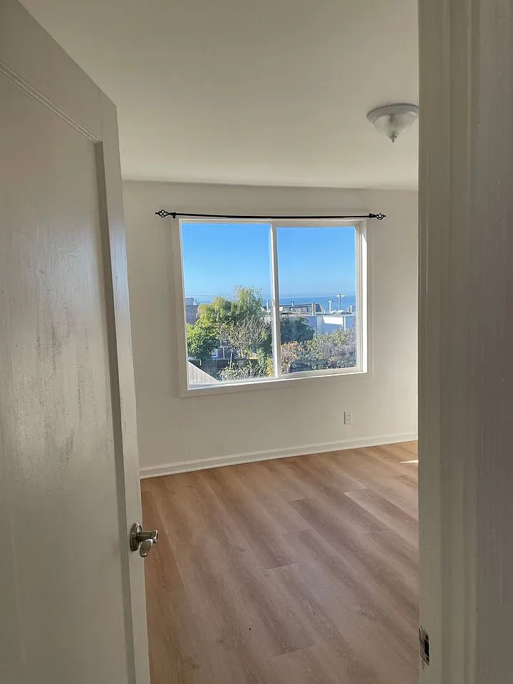 1 bed, 900 sqft, $2,000 — Photo 2